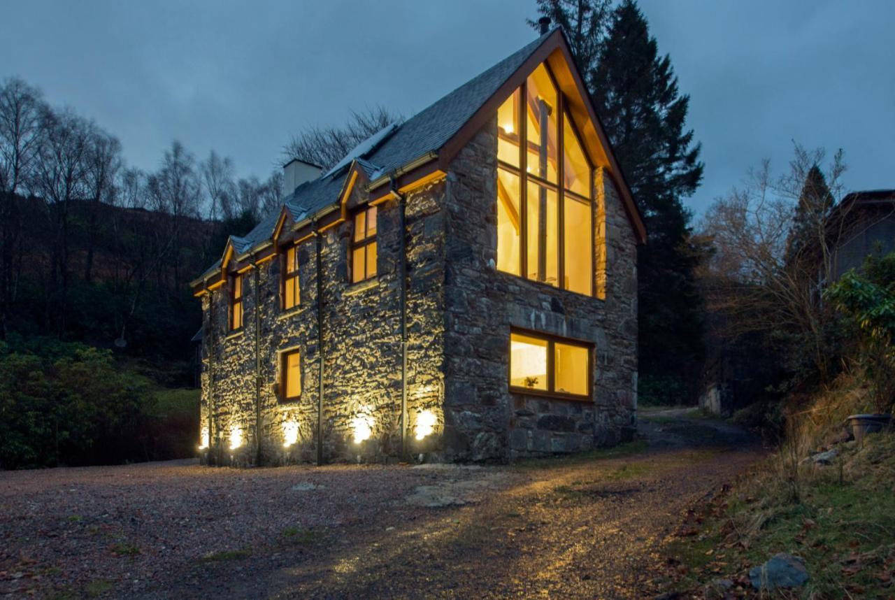 The Armoury Villa Glenfinnan Exterior photo